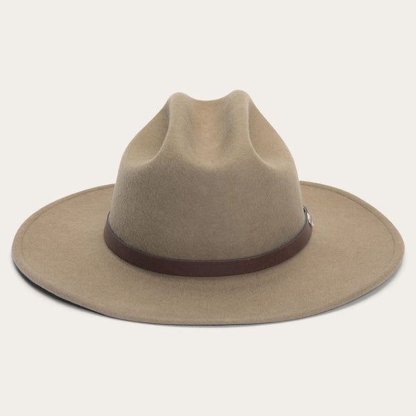 Rugged Brimmed Hat For Ranch, Rugged Fedora Hats For Ranch, Rugged Ranch Hat With Curved Brim, Rugged Curved Brim Hat For Ranch, Rugged Brimmed Hat Bands For Ranch, Rugged Flat Brim Hat For Rodeo, Rugged Flat Brim Ranch Hat, Rugged Flat Brim Hat For Ranch, Leather Hats For Ranch In Winter