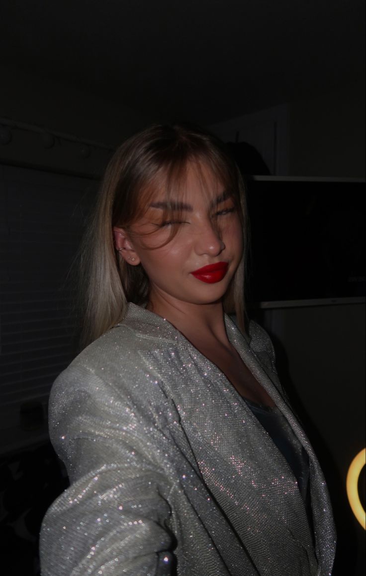 Taylor Swift Inspired makeup #fashion #taylorswift #taylorswiftaesthetic #redlips #redlipstick #theerastour Taylor Swift Inspired Makeup, Red Lip Classic, Taylor Swift Inspired, Inspired Makeup, Red Lip, Makeup Fashion, Keep It Simple, Red Lips, Makeup Inspiration