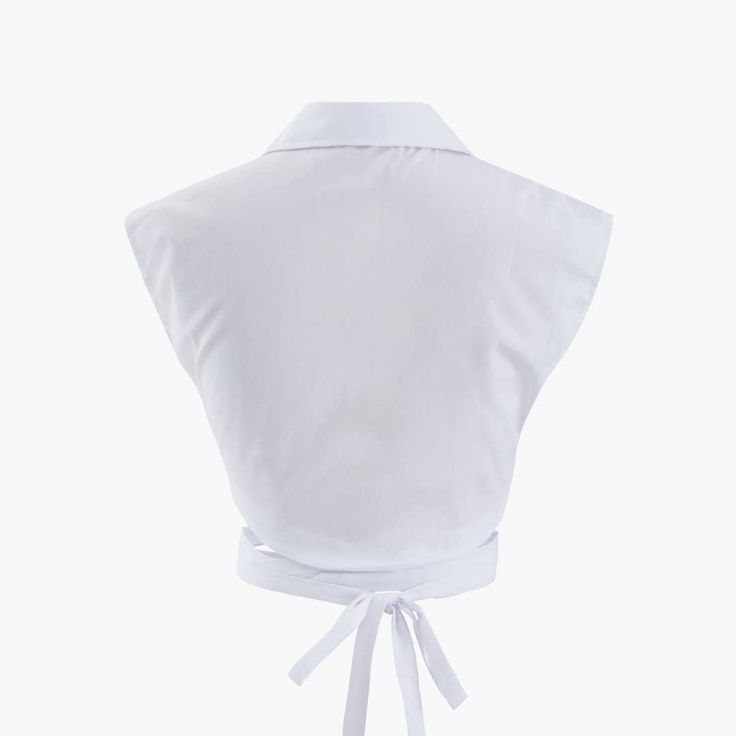 Very Cute! White Crop Blouse With Wrap Tie On The Bottom. Beach Cotton Blouse With Collar, Collar Beach Blouse In Cotton, Cotton Vacation Blouse With Collar, Cotton Blouse For Vacation, White Crop Top For Summer Workwear, White Crop Top For Workwear In Summer, White Collared Crop Top For Summer, White Collared Blouse For Beach, White Collared Blouse For The Beach