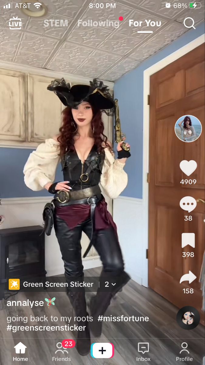 Female Pirate Captain Outfit, Pirate Costume Modest, Pirate Wench Outfit, Diy Pirate Hat Women, Female Jack Sparrow Costume, Pirate Costume Women Aesthetic, Pirate Costume With Pants, Casual Pirate Outfit Female, Pirates Of The Caribbean Costumes Women