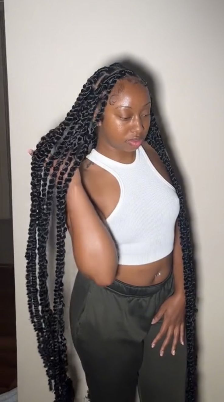 Jumbo Knotless Box Braids With Curls At The End, Large Knot Less Goddess Braids, Large Island Twist Hairstyle, Big Island Twist, Jumbo Box Braids With Curls In Them, Large Passion Twists Braids, How To Style Large Knotless Braids, Large Boho Twist, Jumbo Knee Length Knotless Braids