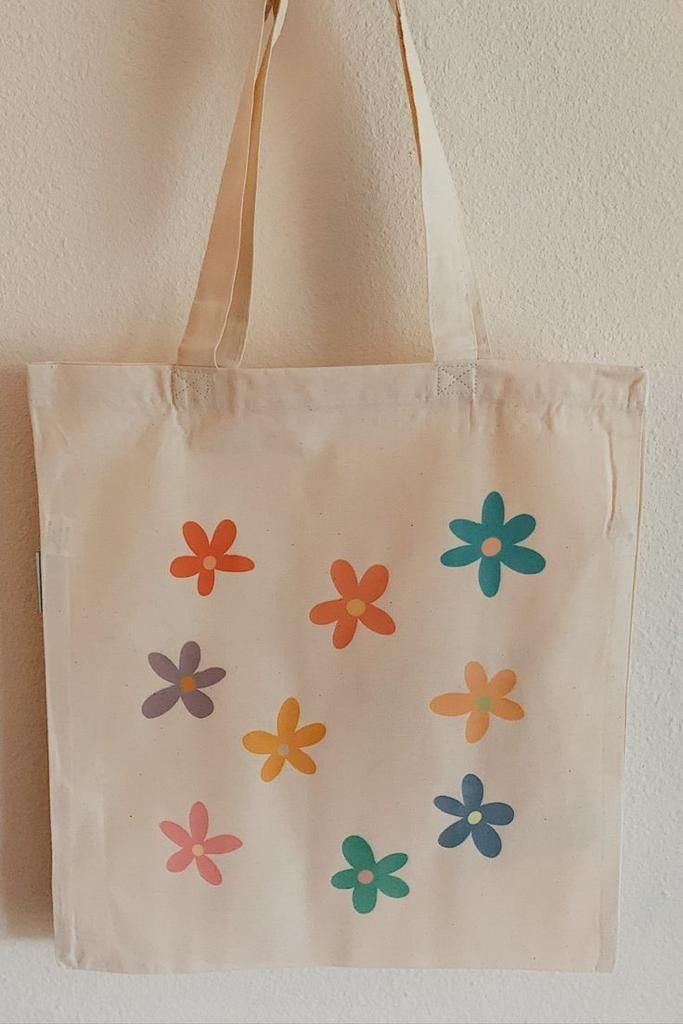 Tod Bag, Tote Bag Design Ideas, Bag Design Ideas, Decorated Tote Bags, Creative Tote Bag, Handpainted Tote, Diy Tote Bag Design, Painted Canvas Bags, Handpainted Tote Bags