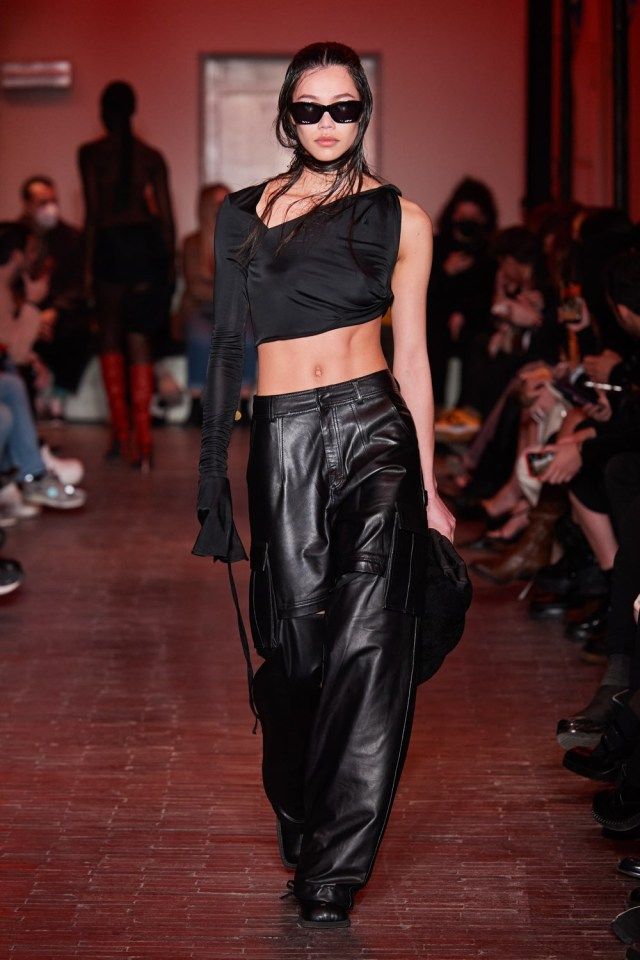 Skirt Over Trousers, Leather Baggy Pants, Low Waist Pants, Fashion Runway, Baggy Pants, Leather Trousers, Fall 2022, Low Waisted, Leather Shorts