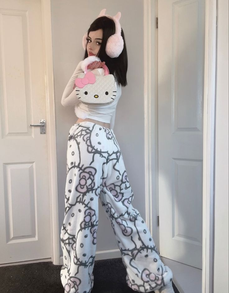 Hello Kitty Pjs Aesthetic, Hello Kitty Trousers, Hello Kitty Style Outfits, Hello Kitty Clothes Aesthetic, Hello Kitty Aesthetic Outfit, Sanrio Pjs, Hello Kitty Outfit Ideas, Hello Kitty Outfit Aesthetic, Hello Kitty Pjs