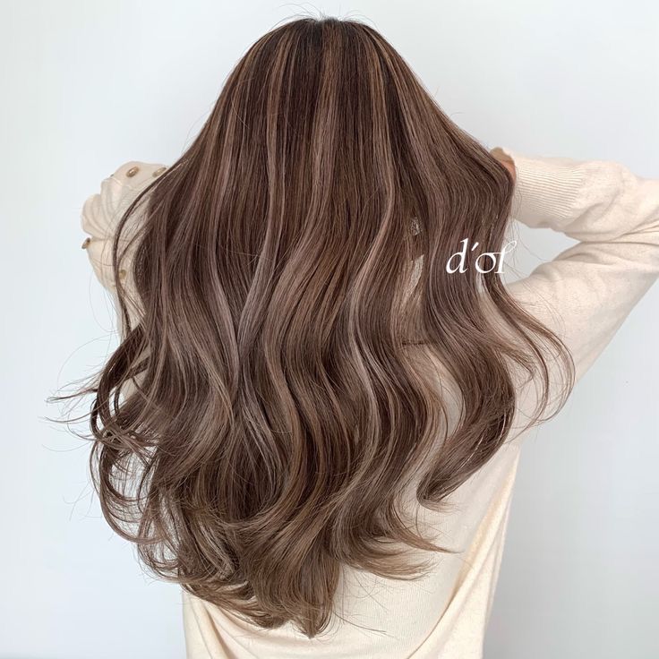 Korean Perm With Highlights, Hair Colour Ideas Korean, Korean Balayage Hair Ash Brown, Hair Colour Korean Style, Korean Hair Color Highlight, Milktea Brown Hair Color Balayage, Korean Highlights Hair, Milk Tea Hair With Highlights, Aesthetic Hair Colour Dyes