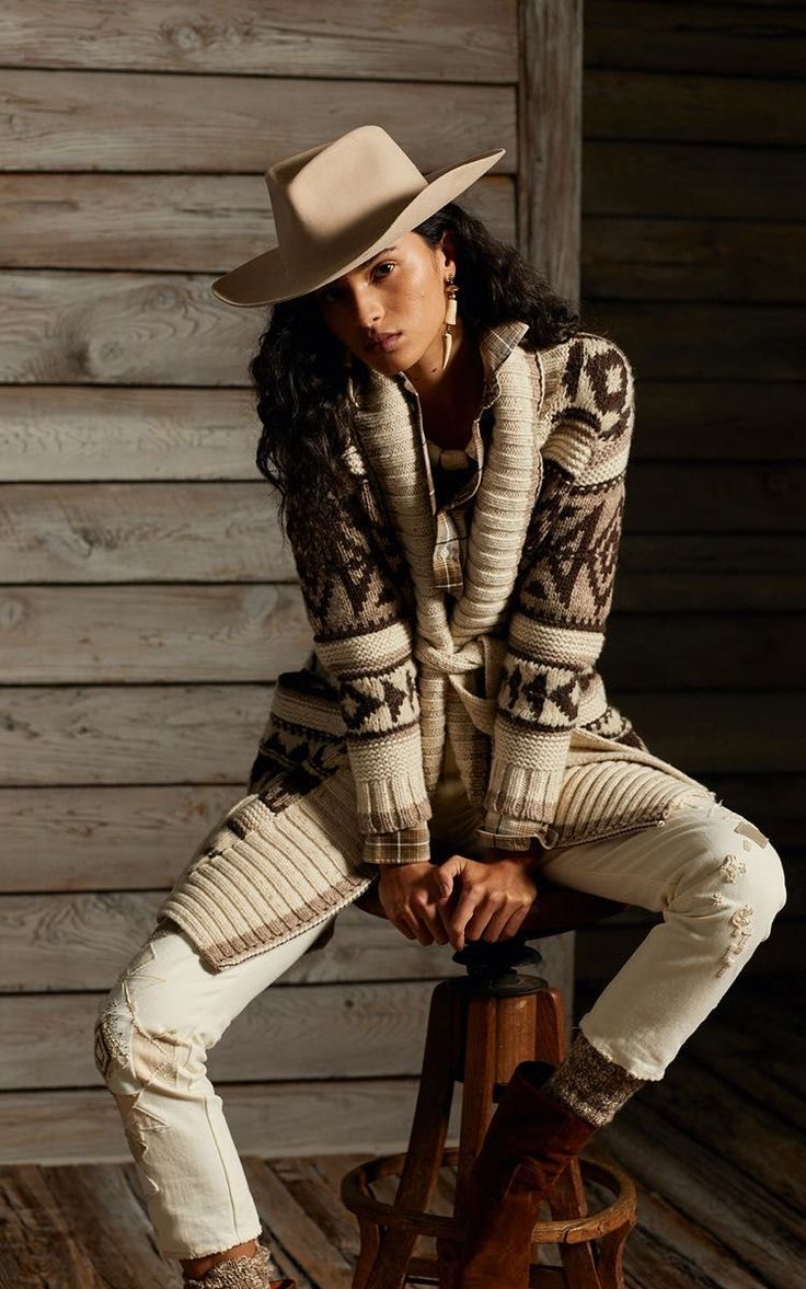 Southwestern Outfits, Mode Country, Ralph Lauren Looks, Ralph Lauren Womens Clothing, Cowgirl Style Outfits, Looks Country, Casual Outfit Inspiration, Ralph Lauren Style, Western Chic