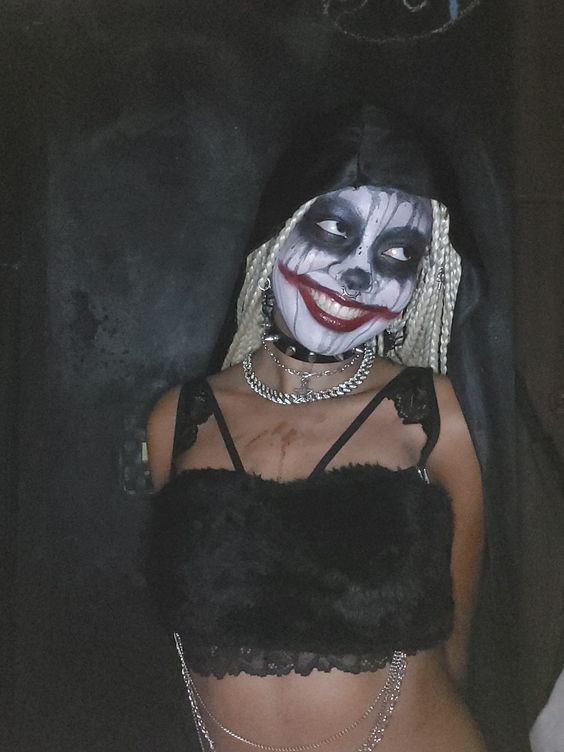 Clown Makeup Looks Scary, Carti Clown Makeup, Playboi Carti Clown Makeup, Carti Makeup Halloween, Emo Clown Makeup, Clown Makeup Scary, Carti Makeup, Vamp Makeup, Clown Face Paint