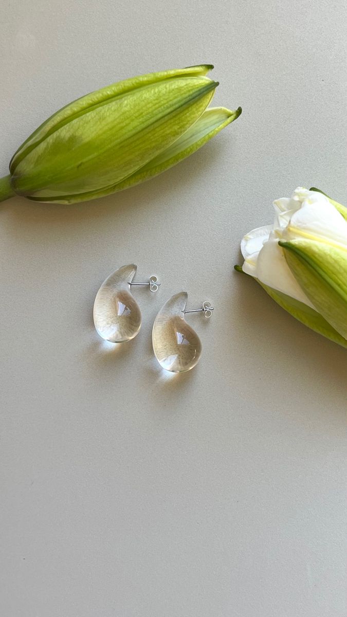 ARGI DANELI - TEAR DROP Earrings Water Drop Jewelry, Raindrop Jewelry, Drop Earrings Outfit, Transparent Earrings, Teardrop Jewelry, Droplet Earrings, Baby Shoot, Clear Earrings, Tear Drop Earrings