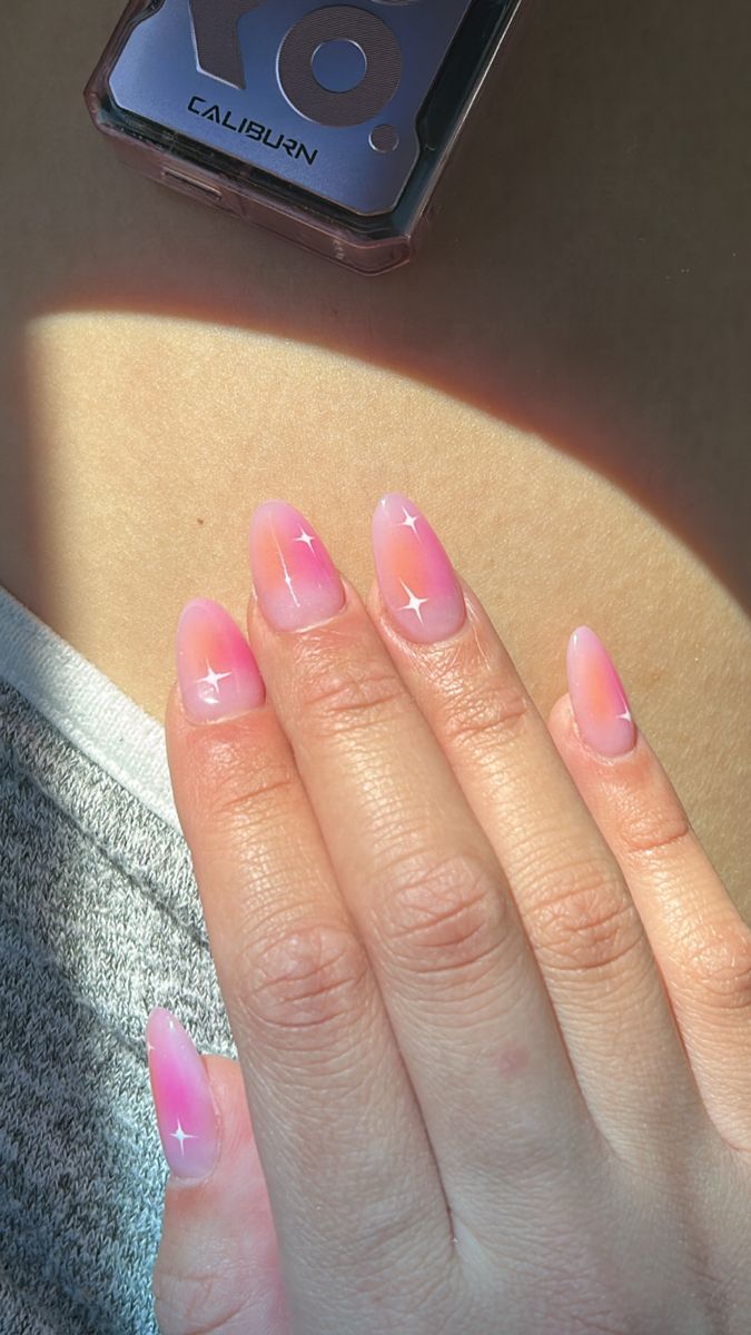 Ora Nails Design, Pink Orange Ombré Nails, Aura Nails Pink And Orange, Pink Orange Aura Nails, Ora Nails Ideas, Pink Faded Nails, Aura Pink Nails, Pink And Orange Aura Nails, Light Pink Aura Nails