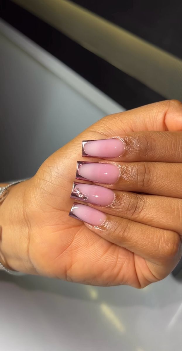 Chrome French Tip Square, French Tip Nails Chrome, French Tip Square Nails, Nail Inspo Simple, Minimalist Nail Design, French Tip Square, Chrome French Tip, Acrylic Nails Summer, Chrome French