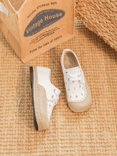 Cactus Rose | Irena Daisy Linen Espadrille - Cream – SMAIBULUN White Straw Casual Espadrilles, White Straw Espadrilles Casual Style, Casual White Straw Espadrilles, White Closed Toe Espadrilles For Summer, Cream Straw Espadrilles With Round Toe, Cream Round Toe Straw Espadrilles, White Lace-up Canvas Shoes For Spring, Spring Cream Straw Espadrilles, Cream Straw Espadrilles For Spring