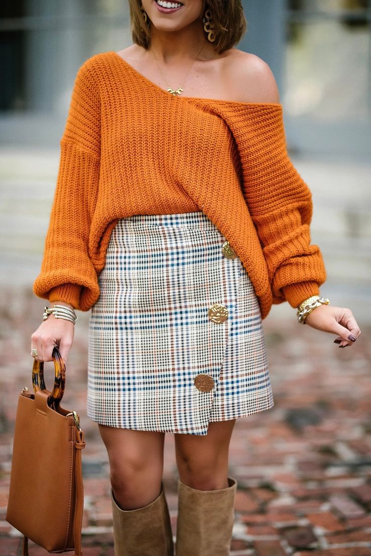 Under $60 Plaid Faux-Wrap Skirt for Fall + Slouchy Orange Sweater - Something Delightful Blog Fall Outfits Orange Sweater, Orange Sweater Outfit Aesthetic, Fall Orange Outfits, Autumn Outfits Orange, Orange Outfit Women, Fashion Outfits Orange, Aesthetic Orange Outfits, Orange Fashion Outfits, Orange Outfits Aesthetic