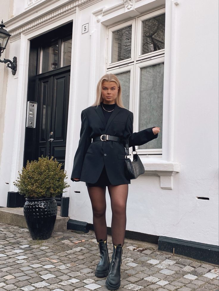 Black Blazer With Belt Outfit, Blazer Dress And Tights, Chunky Boots Dress Outfit, Blazer Stockings Outfit, Blazer And Stockings Outfit, Ganni Chelsea Boots Outfit, Black Chunky Boots Outfit Winter, Black Blazer Dress Outfit Classy, Oversized Blazer Dress Outfit