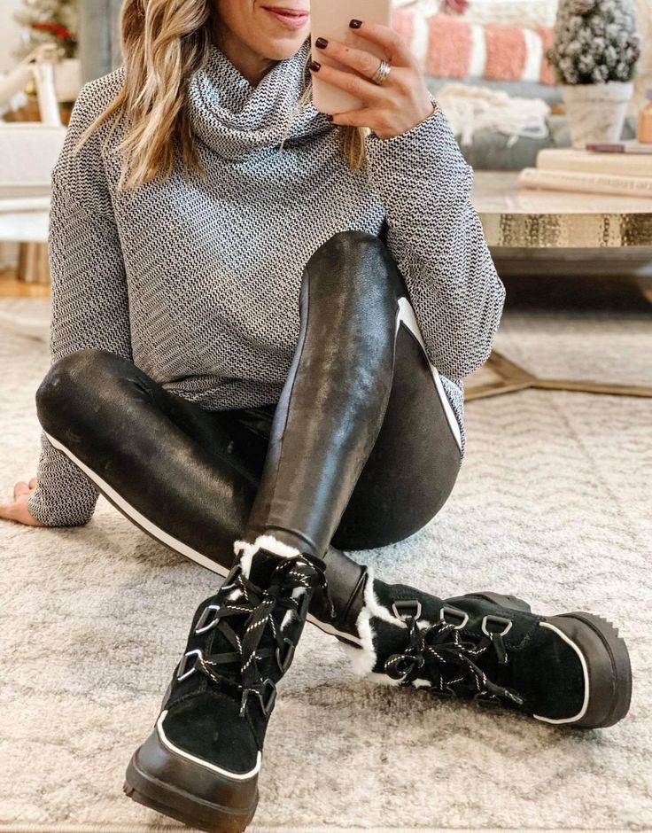 The Best Snow Boots - The Motherchic Sorel Snow Boots Outfit, Sorel Boots Outfit, Snow Boots Outfit, Cute Snow Boots, Stylish Winter Boots, North Face Boots, Sorel Snow Boots, Winter Outfits Snow, Black Snow Boots