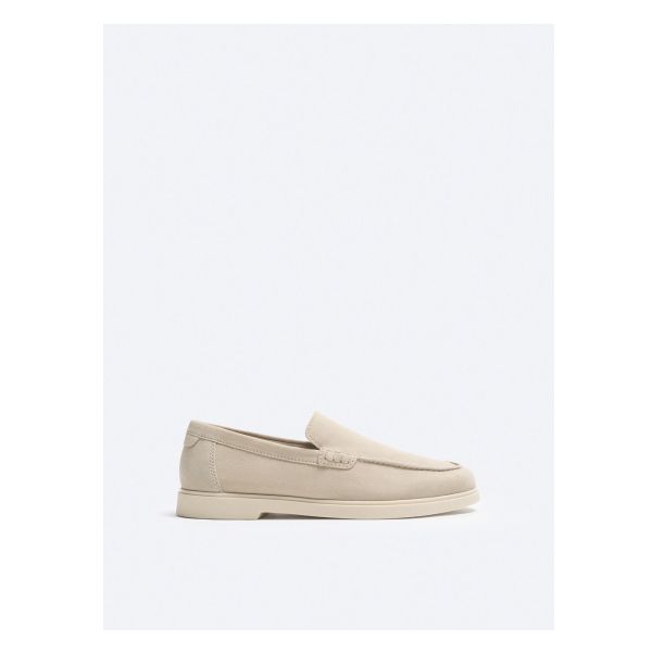 CASUAL LEATHER LOAFERS Workwear Slip-on Moccasins With Contrast Sole, Business Casual Slip-ons With Almond Toe And Stitched Sole, Beige Slip-on Business Moccasins, Classic Slip-on Platform Loafers With Contrast Sole, Beige Plain Toe Moccasins With Textured Sole, Workwear Loafers With Moc Toe And Contrast Sole, Beige Moccasins With Stitched Sole And Plain Toe, Moc Toe Loafers With Contrast Sole For Work, Beige Loafers With Textured Sole For Work