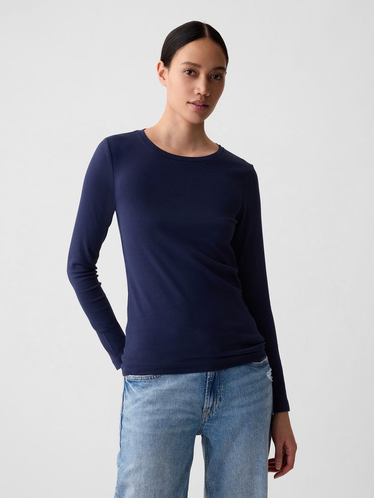 Soft knit stretch cotton and modal t-shirt.  Crewneck.  Long sleeves.  Fit: Stretch-to-Fit.  Slim & stretchy that forms to your shape.  Hits at the hip.  Models wearing Gap Supima Cotton, Petite Size, Soft Knits, Stretch Cotton, Neck T Shirt, Gap, Loose Fitting, Navy Blue, Long Sleeves