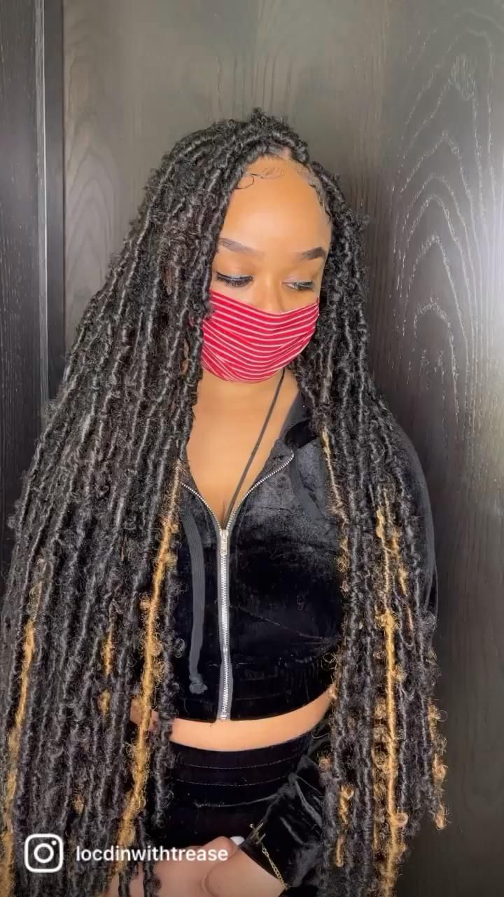 Faux Locs With Highlights Black Women, Brown And Black Butterfly Locs, Locs With Brown Highlights, Butterfly Locs With Color Brown, Long Butterfly Locs With Color, Ombre Butterfly Locs, Brown Butterfly Locs, Butterfly Locs Long, Butterfly Locs With Color