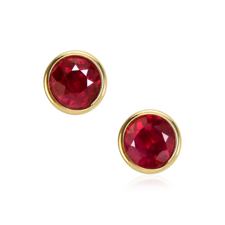 Round shaped, brilliant cut, vivid color intensity 2 red rubies in 14K yellow gold setting. #jewelryearrings #prettyearrings #studearrings #cuteearpiercings #earrings Ruby Earring, Cute Ear Piercings, Yellow Gold Setting, Ruby Earrings, Ruby Jewelry, Pretty Earrings, Vivid Color, Natural Ruby, Round Earrings