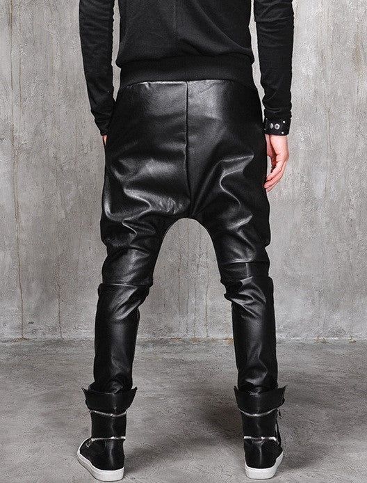 Punk Style Faux Leather Bottoms With Belt Loops, Fitted Black Leather Pants With Pockets, Faux Leather Pants For Streetwear, Black Faux Leather Pants With Pockets, Fitted Faux Leather Punk Pants, Fitted Faux Leather Pants For Streetwear, Fitted Faux Leather Pants With Pockets, Alternative Fitted Faux Leather Bottoms, Fitted Black Leather Pants In Alternative Style