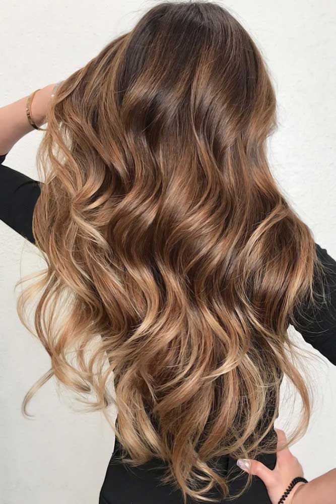 #hair #beauty #hairdo #hairinspiration #beautyinspo #makeup Rambut Brunette, Blonde Tones, Brown Hair With Blonde Highlights, Shoulder Hair, Brown Hair Balayage, Frontal Hairstyles, Brown Balayage, Winter Hair Color, Trendy Hair Color