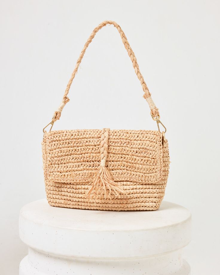 Eco-friendly Natural Fiber Straw Shoulder Bag, Trendy Basket-shaped Natural Fiber Bag, Chic Basket-shaped Shoulder Bag In Natural Fiber, Eco-friendly Palm Leaf Basket Shoulder Bag, Eco-friendly Open Weave Straw Shoulder Bag, Wrap Too, Beach Weekend, Braid Designs, Tianjin