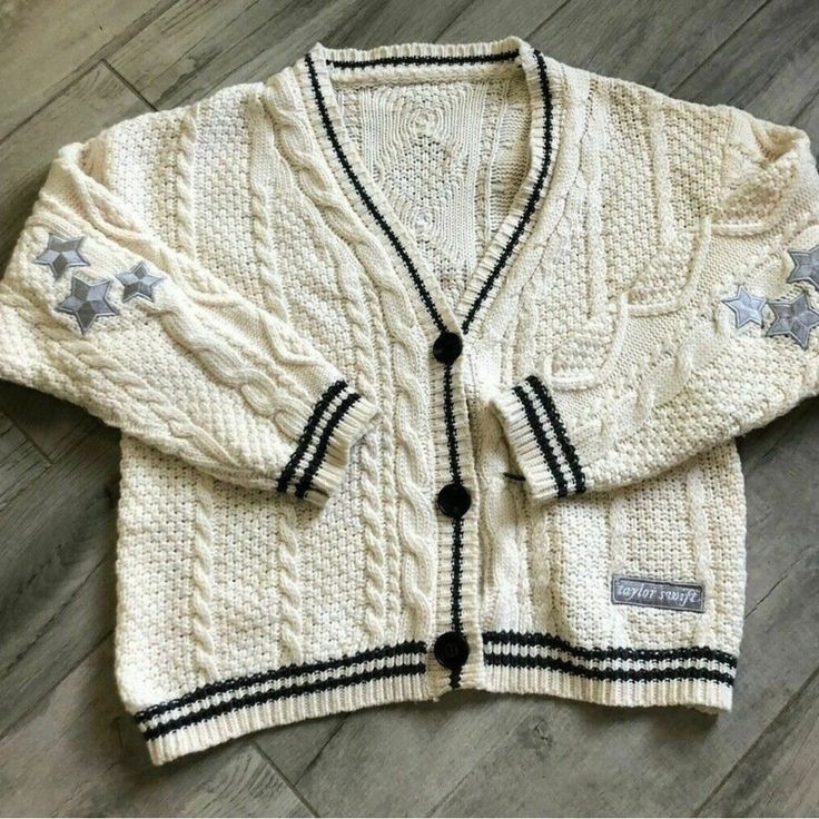 Taylor Swift Folklore Seen In Her Cardigan Video Size Xl Folklore Sweater Crochet, White Cotton Cable Knit Cardigan, Taylor Swift Cardigan, Folklore Cardigan, Taylor Swift Folklore, Angora Cardigan, Taylor Swift Speak Now, All About Taylor Swift, Oversized Knit Cardigan