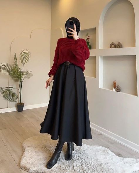 #fashion #outfits #hijab #hijabgirls #amazing #hilarious #dress #hijabdress #casualdress Winter Modest Outfits, Modest Winter Outfits, Stylish Outfits Casual, Estilo Hijab, Modest Casual Outfits, Blouse Casual Fashion, Hijab Trends, Muslim Outfits Casual, Winter Fashion Outfits Casual