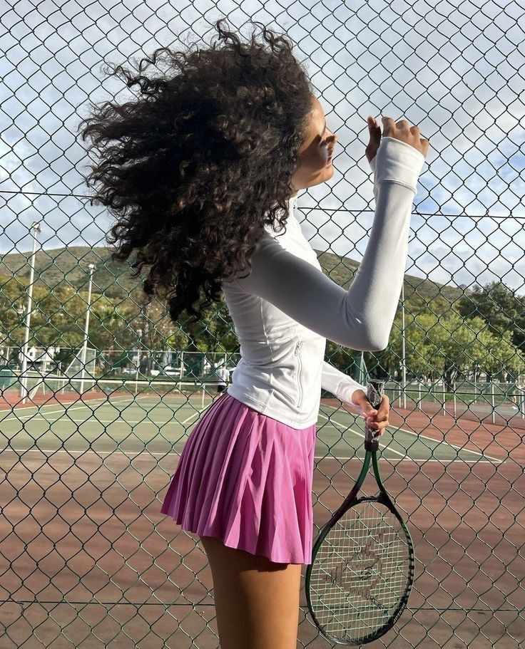 Tennis Outfit Black Women, Feminine Hobbies, Space Bar, Tennis Aesthetic, Sporty Aesthetic, Shotting Photo, Black Femininity, Tennis Fashion, Tennis Clothes