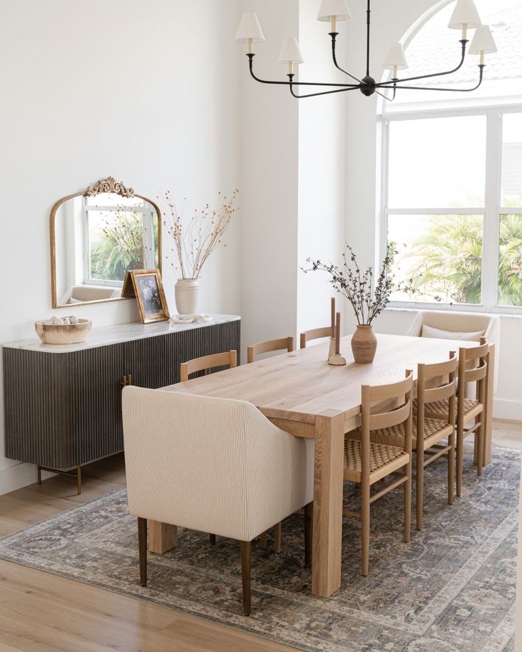 Neutral dining room, modern organic decor, wood table, wood chairs, upholstered chairs Transitional Dining Room Decor, Neutral Dining Room Decor, Organic Dining Room, Light Wood Dining Table, Organic Modern Dining Room, Decoration Buffet, Neutral Dining Room, Oak Dining Room, Wood Dining Room Table