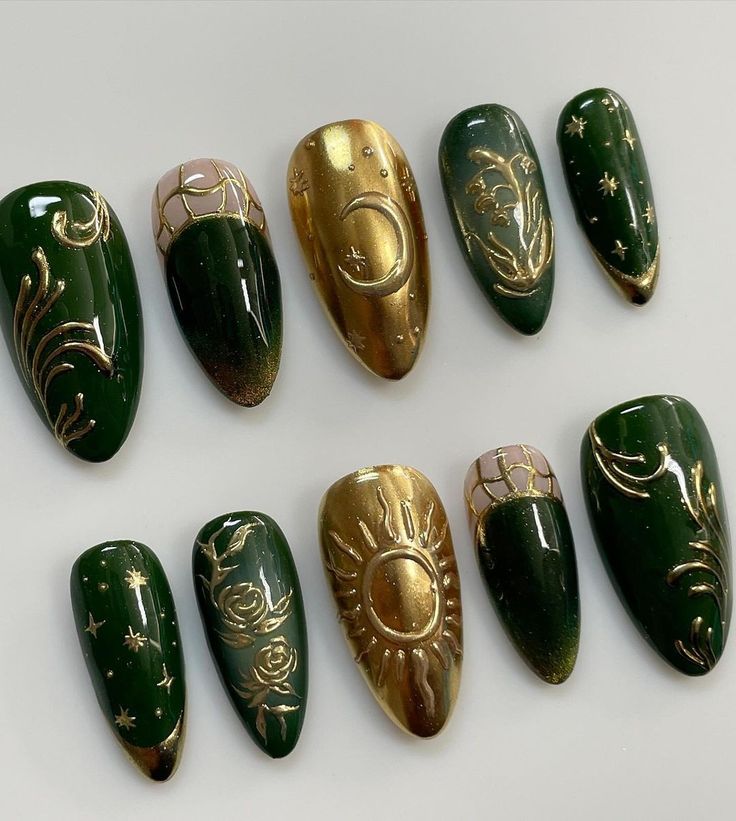 Nails Whimsigoth, Green Nails Ideas Simple, Gold Filigree Nails, Green Nail Aesthetic, Pagan Yule Nails, Green Gold Nails Ideas, Nails Green And Gold, Green Witch Nails, Yule Nails