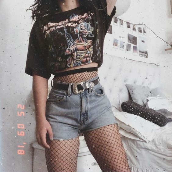 16-year-old Scarlette Russo has never got along with the universe. In… #teenfiction #Teen Fiction #amreading #books #wattpad Rok Outfit, E Girl Outfits, Mode Tips, Fest Outfits, Aesthetic Grunge Outfit, Green Converse, Pac Man, Brunch Outfit, Alternative Outfits