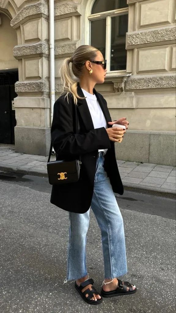 Paris Spring Outfits, paris outfits, quiet luxury fashion, chic fashion, old money style, striped sweater outfits, blazer and jeans Striped Sweater Outfit, Chique Outfits, Paris Outfits, Wardrobe Outfits, Casual Chic Outfit, Blazer Outfits, Comfy Outfits, Old Money, Jean Outfits