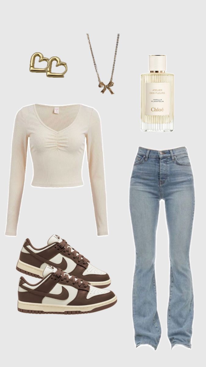 Women Nike Dunk Outfit, Cream Slides Outfit, Brown And White Dunks Outfit, Outfits For Nike Dunks, Ways To Style Nike Blazers, Mocha Dunks Outfit, Outfits With Brown Dunks, Dunks Outfit Aesthetic, Outfits W Dunks