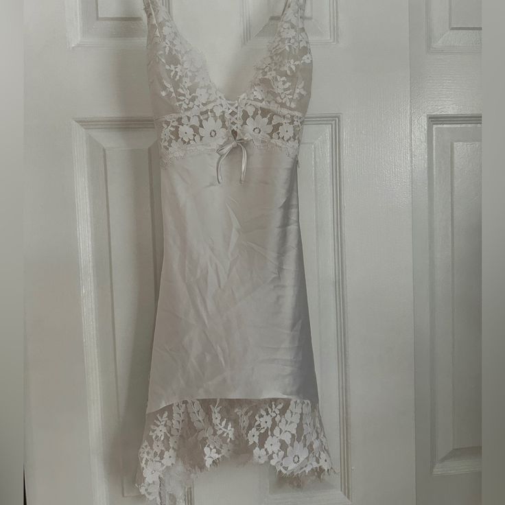 Beautiful Nwot Victoria’s Secret White Lace Slip Dress Sz L Perfect For A Bride Bridal Shower Display Or Wedding Honeymoon V-neck Lace Trim Nightgown For Wedding, White Honeymoon Outfits, V-neck Wedding Nightgown With Delicate Lace, White Lace Nightgown For Wedding, White Lace Wedding Nightgown, V-neck Lace Slip Dress For Wedding Night, Fitted Lace Patchwork Slip Dress For Weddings, Sheer V-neck Slip Dress For Wedding, Fitted Slip Dress With Lace Trim For Wedding