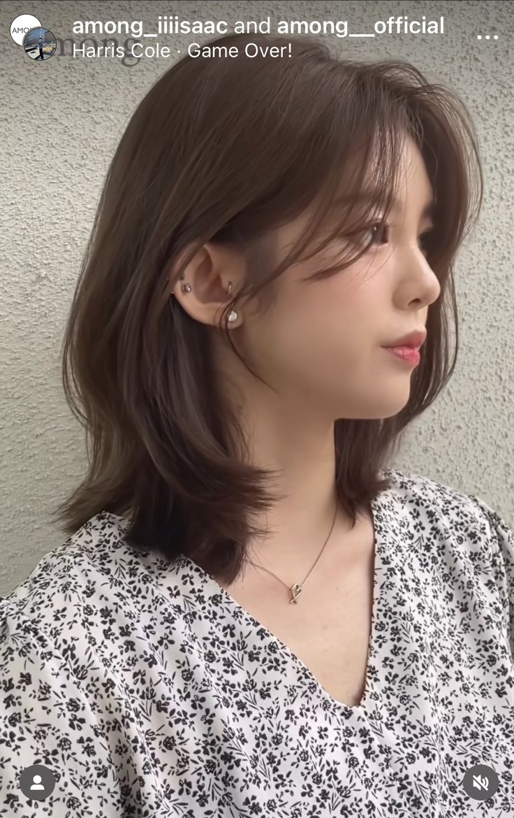 Hair Inspiration Long, Layered Haircuts For Medium Hair, Haircut Inspo, Hair Inspiration Short, Hairstyles For Layered Hair, Shoulder Length Hair Cuts, Short Hair Styles For Round Faces, Haircuts Straight Hair, Haircuts For Medium Hair