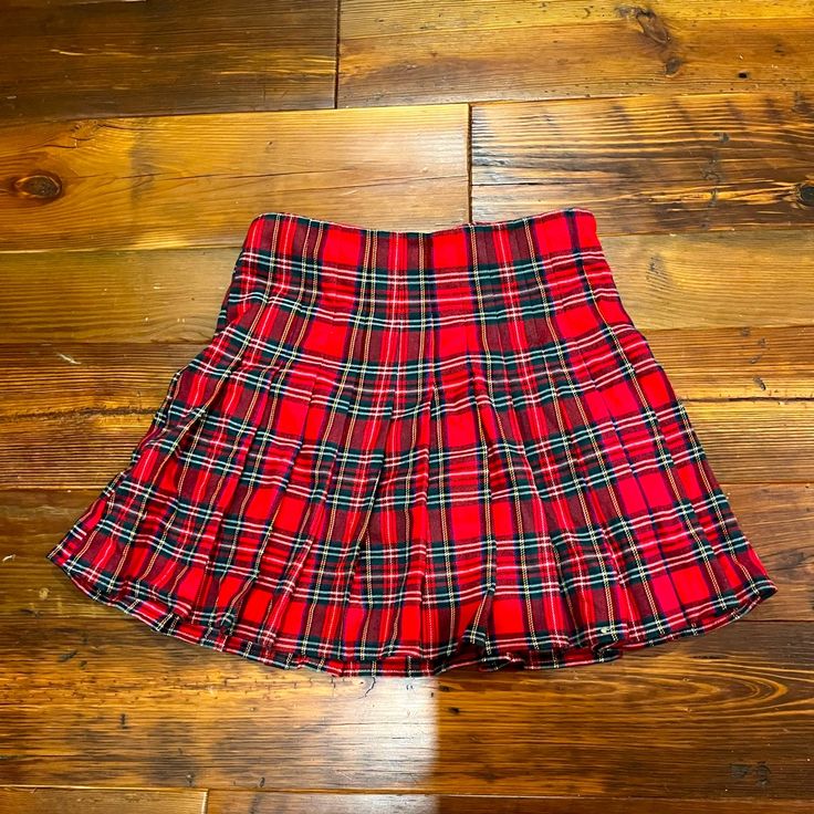 Never Worn, Red Plaid Brandy Melville Skirt, Size Small. Trendy Red Winter Skirt, Red Mini Length Bottoms For Winter, Red Mini Bottoms For School, Red Mini Length Bottoms For School, Casual Red Flared Skirt, Red Lined Skirt For Winter, High Waist Red Skirt For Winter, Red Pleated Bottoms For Winter, Casual Red Fitted Skirt