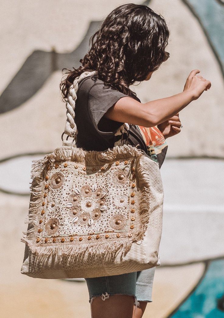 [Color: Natural] Girl carrying a boho beach tote. Boho Tote Bag, Boho Tie Dye, Boho Tote, Natural Boho, Bohemian Bags, Travel Essentials For Women, Rug Bag, Boho Bags, Bohemian Beach