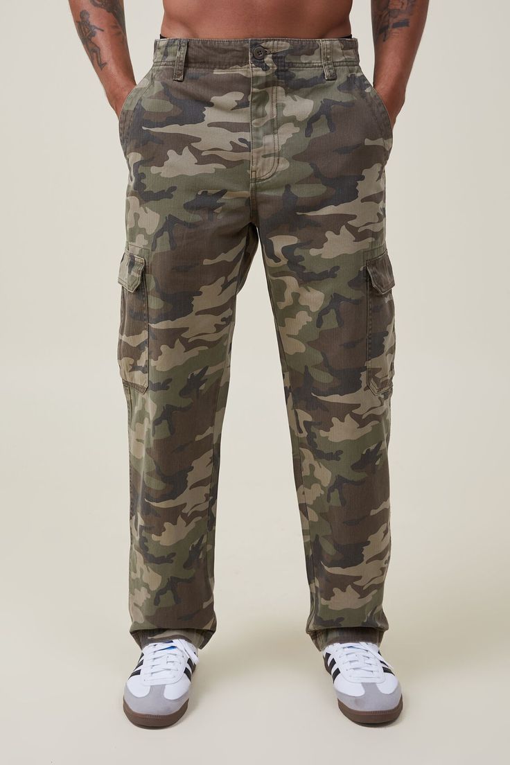 Tactical Cargo Pant Camouflage Cargo Pants With Tapered Leg, Tactical Camouflage Bottoms With Pockets, Cargo Trousers Outfit, Outfit Cargo Pants, Tactical Cargo Pants, Cargo Pants Outfit, Jeans Cargo, Clothing Pants, Pants Cargo