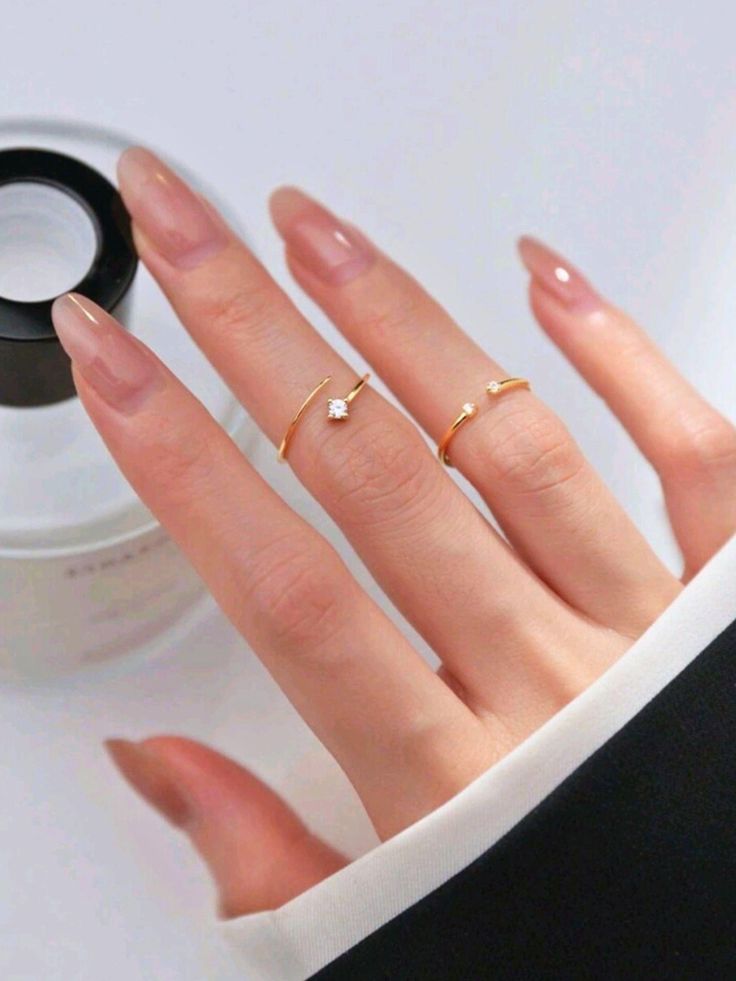 Introducing our 2pcs/Set Miniature Open Knot Rings - where elegance meets versatility. These adjustable joint rings are a perfect blend of simplicity and grace, with delicate knot detailing and a sparkling rhinestone inlay that adds just the right touch of shimmer. Designed to be worn on any finger or knuckle, their adjustable fit makes them ideal for stacking or wearing solo for a minimalist look. Effortlessly chic and endlessly versatile, these rings are the perfect finishing touch for any outfit. Whether it's a subtle accent or a graceful statement you're after, these rings bring a timeless elegance to your collection. Everyday Timeless Open Band Rings, Minimalist Everyday Stackable Open Rings, Timeless Midi Rings With Polished Finish, Open Ring, Minimalist Polished Stackable Open Rings, Minimalist Untreated Open Ring, Cool Rings, Rings Trendy, Knot Rings, Open Wedding Band