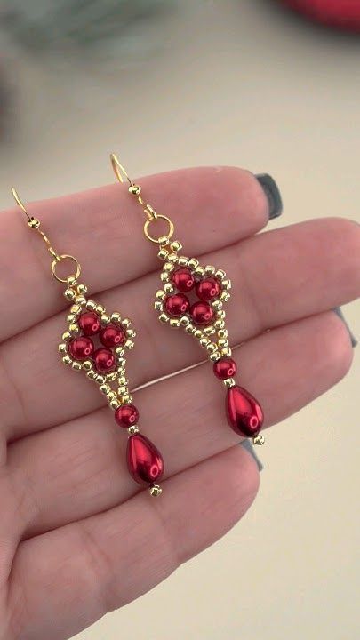 Easy DIY Pearl Earrings | 5 Min Crafts: How to Make Beaded Jewelry #handmade #beading #jewelrymaking Earrings Made Of Beads, Earring Tutorial Beaded, Red Pearl Earrings, How To Make Earrings With Beads, Diy Earrings For Beginners, How To Make Beaded Earrings, Beaded Jewelry Patterns Tutorials, Diy Beaded Earrings Tutorials, Bead Earrings Ideas