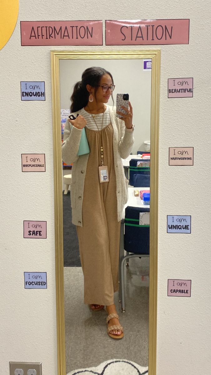 Teacher outfits Outfits For Teachers Casual, Cool Weather Teacher Outfits, Preschool Teacher Outfits Aesthetic, Preschool Assistant Teacher Outfits, Students Decorate Teacher Dress, Counselor Outfits Women Casual, Teacher Outfit Inspo Summer, Prek Teacher Outfits Summer, Teacher Class Picture Outfit