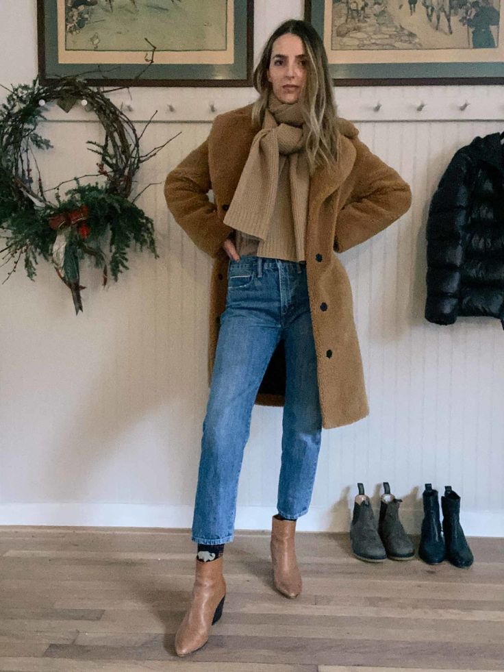 How to Style Cropped Pants in Winter | Jess Ann Kirby - Fashion, Lifestyle & Travel Crop Jeans Outfit Winter, Shoes For Cropped Pants, Cropped Flare Jeans Outfit Winter, Cropped Pants Outfit Winter, Short Boots Outfit Winter, Black Cropped Pants Outfit, Cropped Pants With Boots, Cropped Pants Winter, Cropped Flare Jeans Outfit