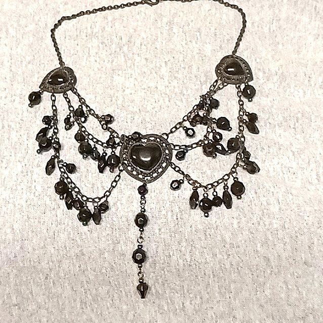 Black Stones, Heart And Dangly Beads. Never Worn. Costume Jewelry. Heart Bead Necklace, Black Stones, Heart Beads, Black Heart, Black Stone, Bead Necklace, Costume Jewelry, Antique Jewelry, Diy Jewelry