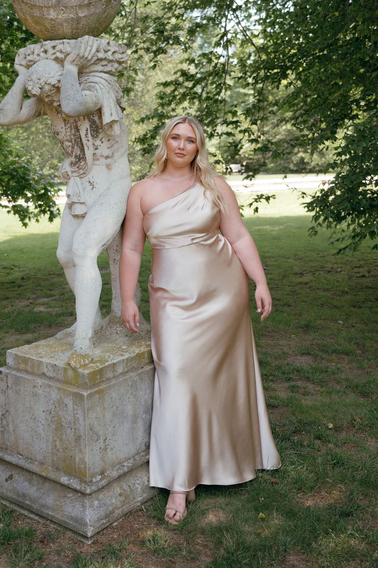 The Lena's sophisticated one shoulder is always black-tie ready with her slim bias cut skirt in satin back crepe. Plus Size Bridesmaid Dresses, Bias Cut Skirt, Plus Size Bridesmaid, Jenny Yoo, Bridesmaid Dresses Plus Size, Black Book, Gold Satin, Pale Gold, Black Tie