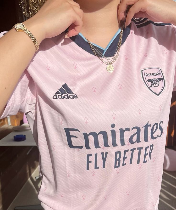 Pink Football Shirt, Arsenal Football Shirt, Arsenal Shirt, Real Madrid Shirt, Arsenal Jersey, Pink Football, Football Jersey Outfit, Retro Football Shirts, Arsenal Football