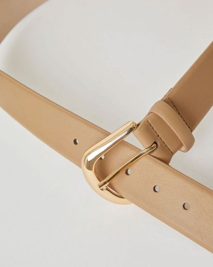 B-Low the Belt Kennedy Belt in Camel and Gold Pointed tip Gold buckle Adjustment: 5 holes Hip belt Genuine leather outer Nubuck lining 5”W B Low The Belt, Hip Belt, Beautiful Belts, Refined Style, Timeless Style, Smooth Leather, Leather Belt, Wardrobe Staples, New Product