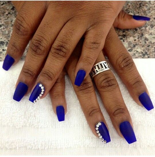 Royal Blue Nails With Glitter, Royal Blue Nails Designs Square, Royal Blue Acrylic Nails Rhinestones, Royal Blue Nails Sparkle, Royal Blue Nails With Rhinestones, Royal Blue And Silver Nail Designs, Royal Blue Wedding Nails, Royal Blue Nails With Gold, Black And Royal Blue Nails