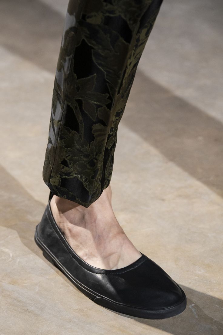 Black Ballet Shoes, Men Fashion Show, All About Shoes, Fashion Advertising, Dries Van Noten, Spring Shoes, Creative Fashion, Loafers Men, On Shoes