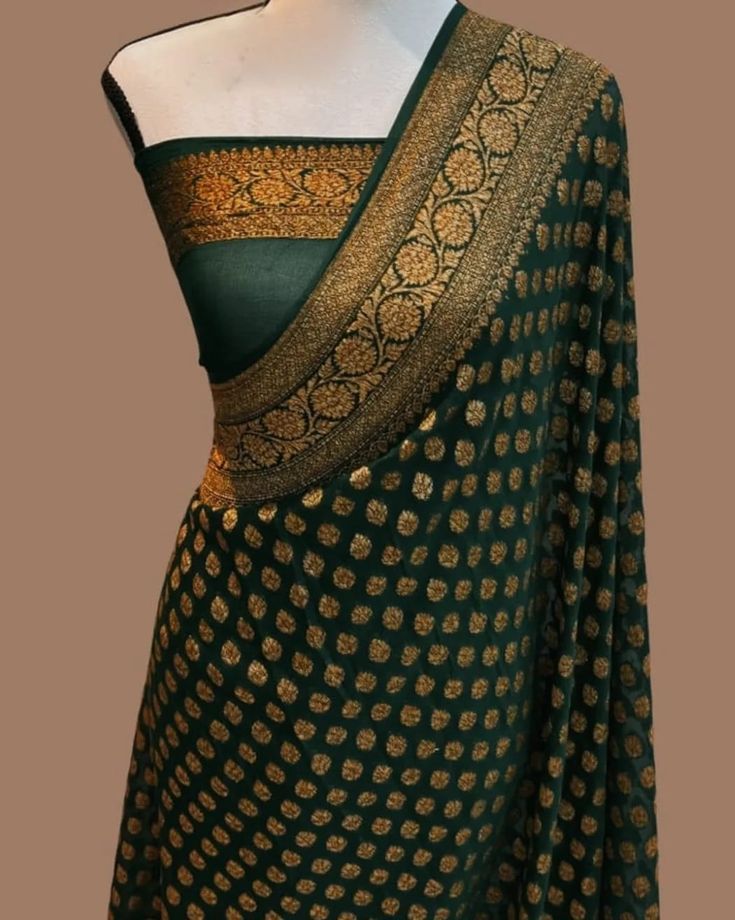 Georgette Banarasi Saree Blouse Designs, Vintage Saree Look, Gorget Banarasi Saree, Kadhi Georgette Banarasi Saree, Banarasi Chiffon Saree, Khaddi Chiffon Banarasi Saree, Banaras Georgette Saree, Banarasi Georgette Saree, Pure Georgette Banarasi Saree