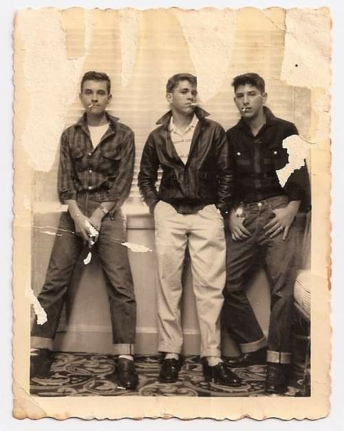 50s Fashion Men, 1950s Fashion Men, Greaser Aesthetic, Vintage Men Style, 1950s Men, 1950s Mens Fashion, Teenager Boy, Adam Gallagher, Vintage Men's Fashion